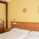 Szálloda Alda Estacion 2*