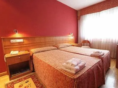 Alda Estacion 호텔 2*